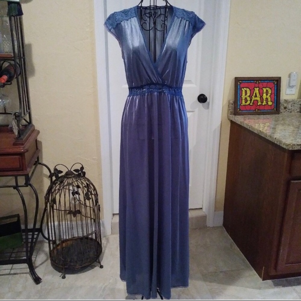 1970s VTG Miss Elaine Dusty Blue Nightgown Chemise Robe Small